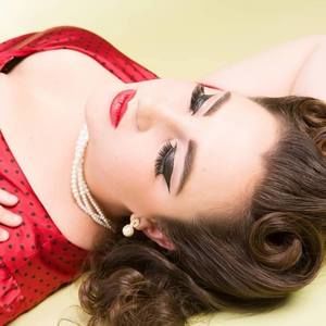 Meet your Posher, Kira